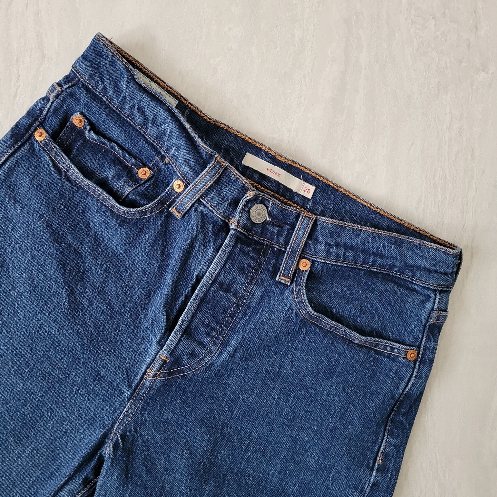 LEVIS wedgie jeans with button fly dark wash